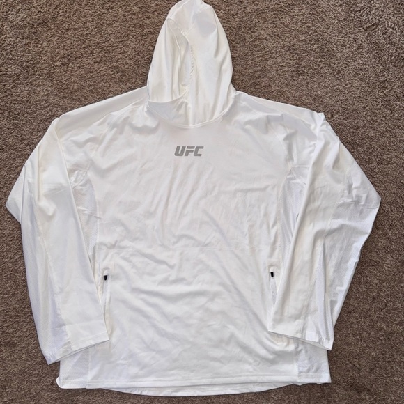 UFC Hoodie White Pullover Athletic Center Logo Polyester Stretch Men’s Sz 2XL - Picture 1 of 4